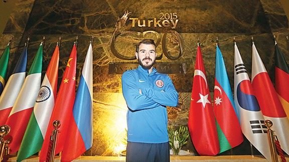 Antalya'nın oyuncusu &quot;Beşiktaş şampiyonluğunu kampta ilan etti&quot;