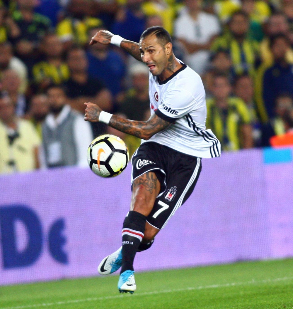 İşte Fenerbahçe-Beşiktaş mücadelesinden kareler! - Görsel 18