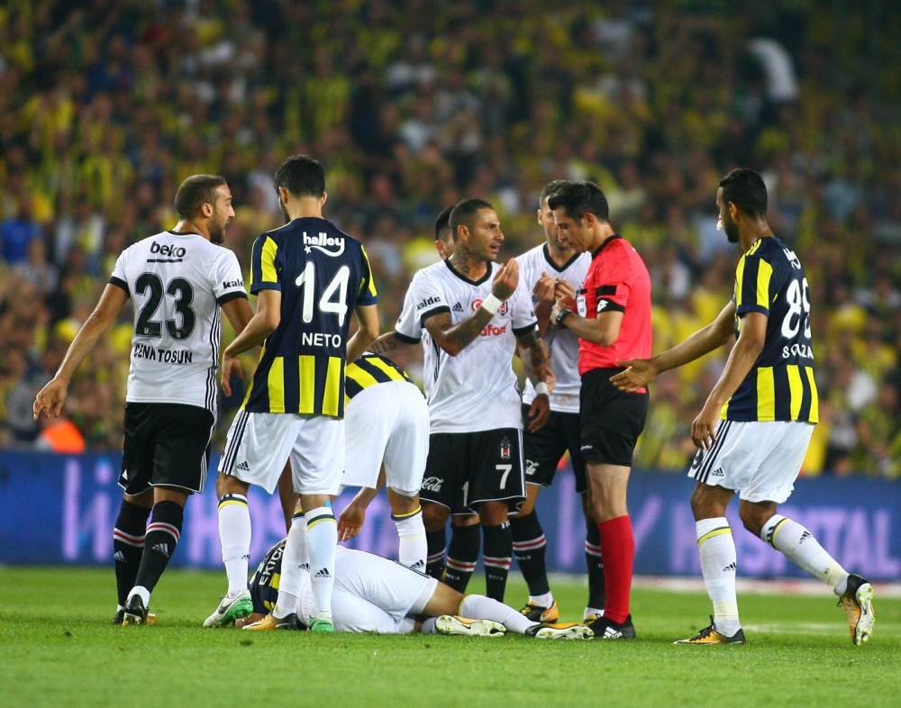 İşte Fenerbahçe-Beşiktaş mücadelesinden kareler! - Görsel 19