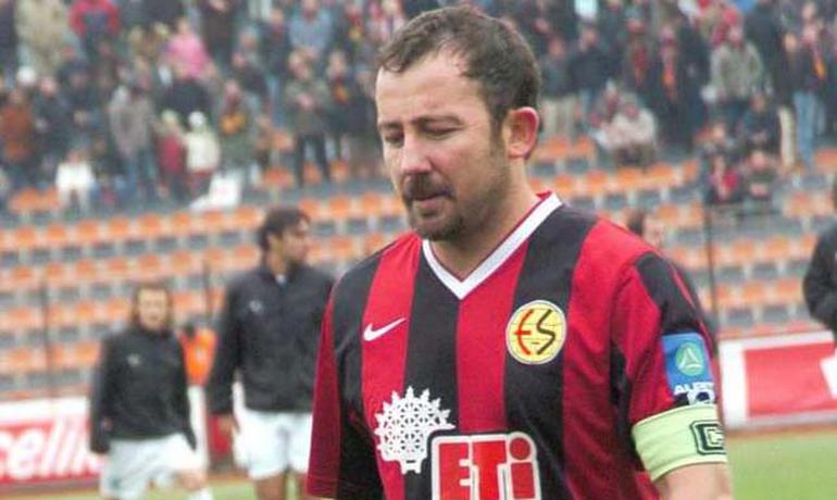 Sergen Yalçın'ın futbolculuk kariyerine yurt dışından bir bakış! - Görsel 32