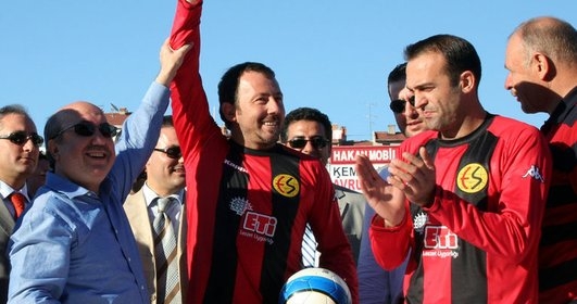 Sergen Yalçın'ın futbolculuk kariyerine yurt dışından bir bakış! - Görsel 33