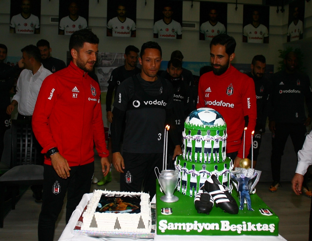 Adriano'nun doğum günü kutlandı! İşte kareler... - Görsel 12