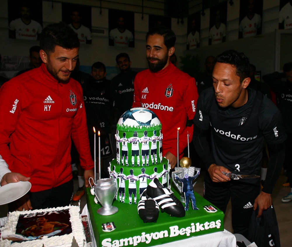 Adriano'nun doğum günü kutlandı! İşte kareler... - Görsel 17
