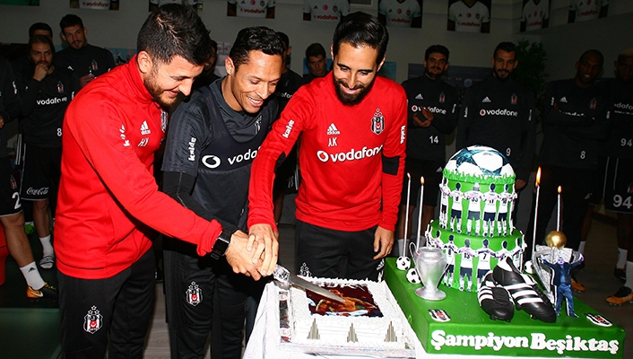 Adriano'nun doğum günü kutlandı! İşte kareler... - Görsel 8