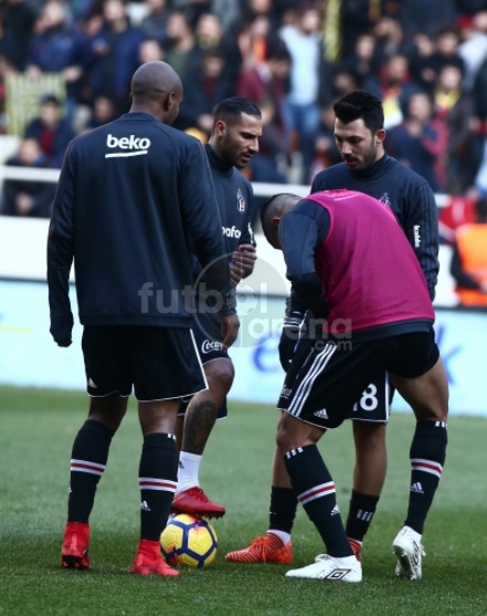 Pepe ısınırken sakatladı. İşte o anlar! - Görsel 2