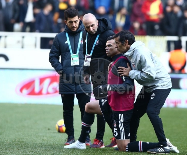 Pepe ısınırken sakatladı. İşte o anlar! - Görsel 4