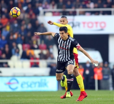 İşte maçın ilk yarısından kareler - Görsel 1