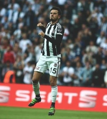 Beşiktaş’ta ikinci kez dalya diyen Oğuzhan @ozyakup’un geride kalan maçlardan unutulmaz fotoğrafları - Görsel 26