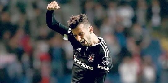 Beşiktaş’ta ikinci kez dalya diyen Oğuzhan @ozyakup’un geride kalan maçlardan unutulmaz fotoğrafları - Görsel 8