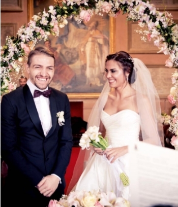 Caner Erkin & Şükran Ovalı çifti, evliliklerinin birinci yılını kutluyor ❤ - Görsel 1