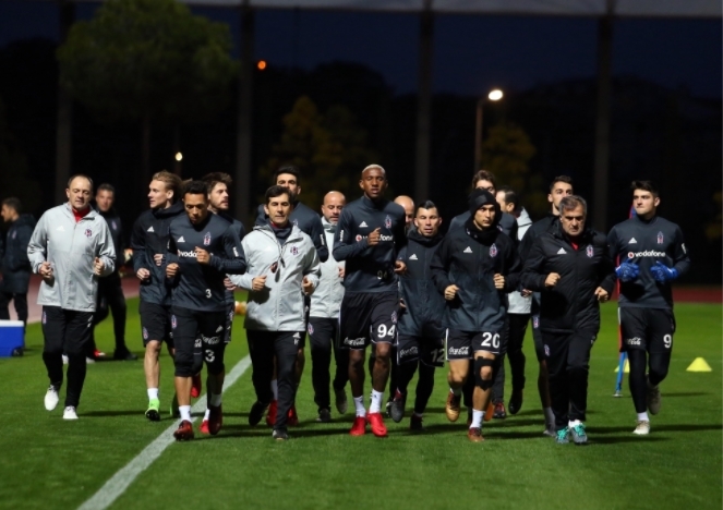 Beşiktaş’ın Antalya’daki ilk antrenmanından 15 fotoğraf karesi  - Görsel 1