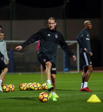 Beşiktaş’ın Antalya’daki ilk antrenmanından 15 fotoğraf karesi  - Görsel 10