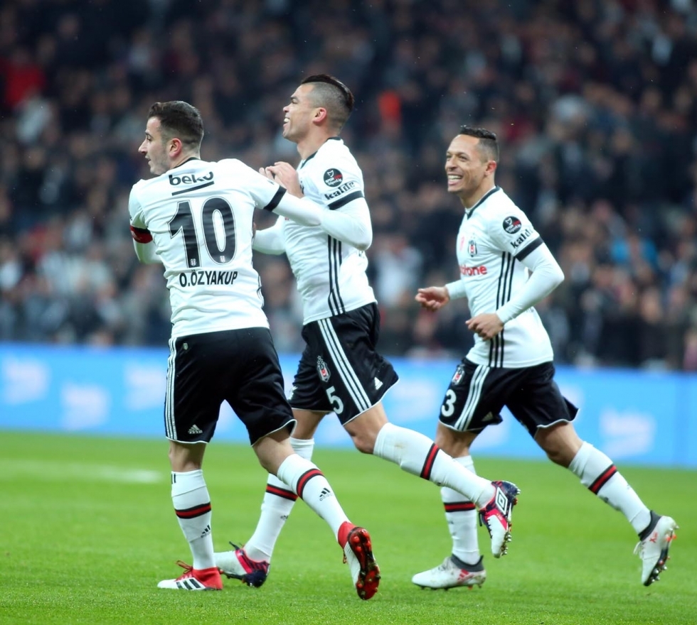 Beşiktaş - Karabükspor maçından kareler... - Görsel 49