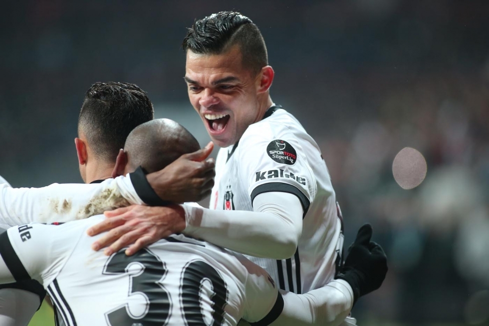 Beşiktaş - Karabükspor maçından kareler... - Görsel 5