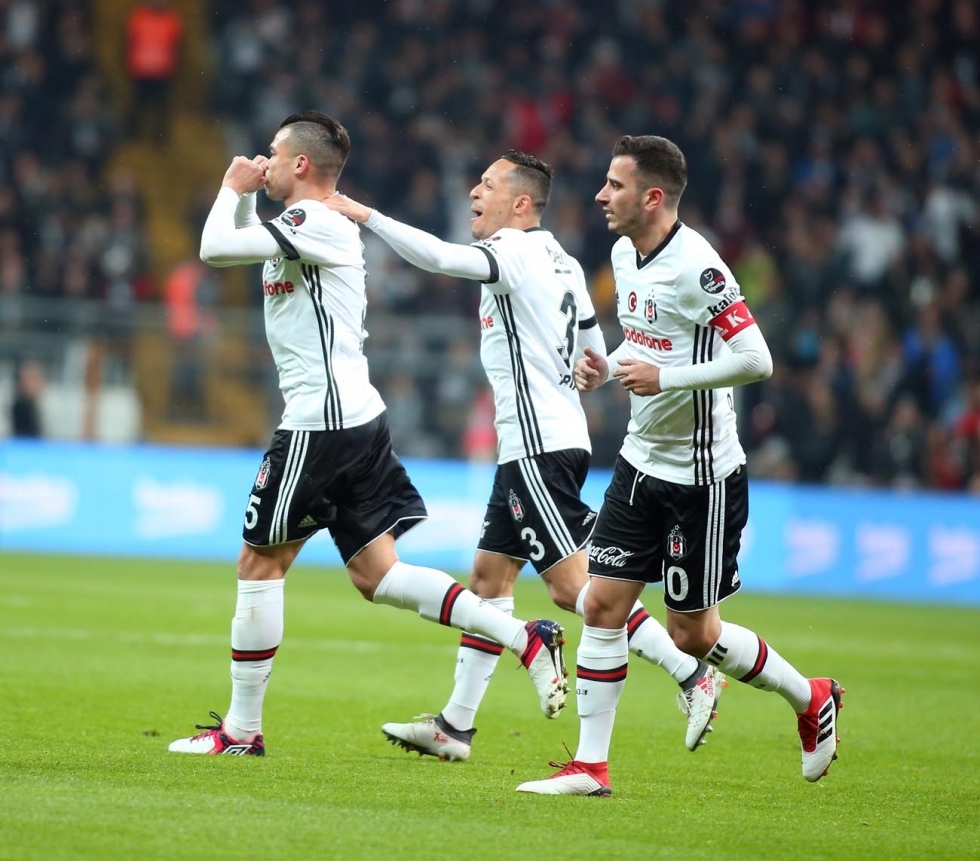 Beşiktaş - Karabükspor maçından kareler... - Görsel 50