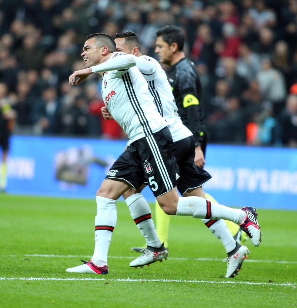 Beşiktaş - Karabükspor maçından kareler... - Görsel 60