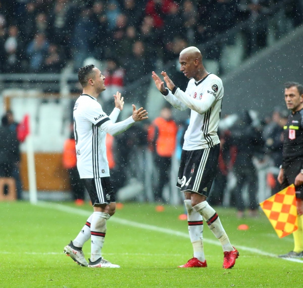 Beşiktaş - Karabükspor maçından kareler... - Görsel 87