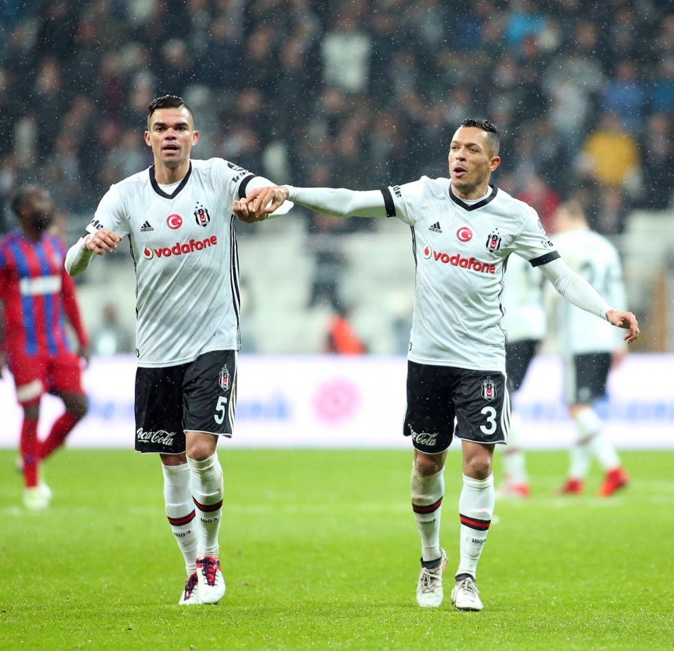 Beşiktaş - Karabükspor maçından kareler... - Görsel 88