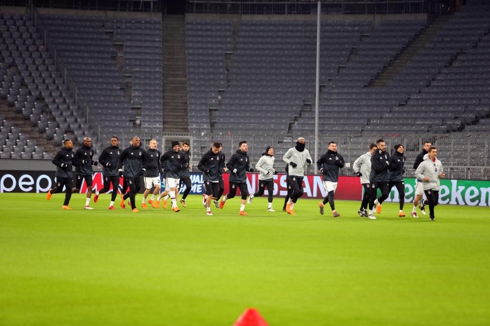 Beşiktaş hazırlıklarını tamamladı. İşte son antrenmandan kareler... - Görsel 1
