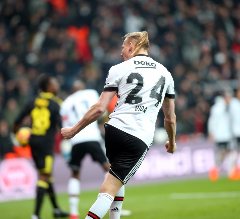 Beşiktaş, Fenerbahçe'yi Dolmabahçe'de devirdi! İşte karşılaşmadan görüntüler... - Görsel 17