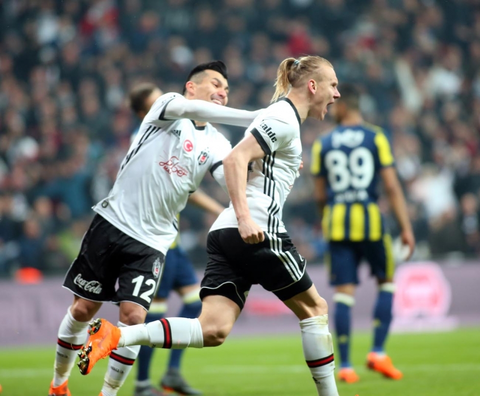 Beşiktaş, Fenerbahçe'yi Dolmabahçe'de devirdi! İşte karşılaşmadan görüntüler... - Görsel 19