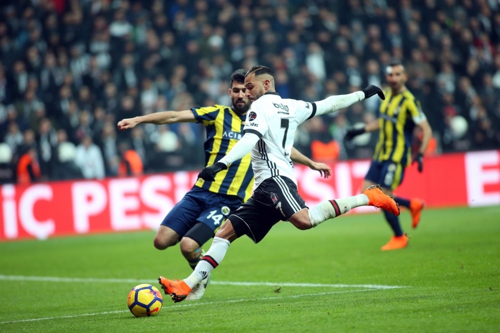 Beşiktaş, Fenerbahçe'yi Dolmabahçe'de devirdi! İşte karşılaşmadan görüntüler... - Görsel 24