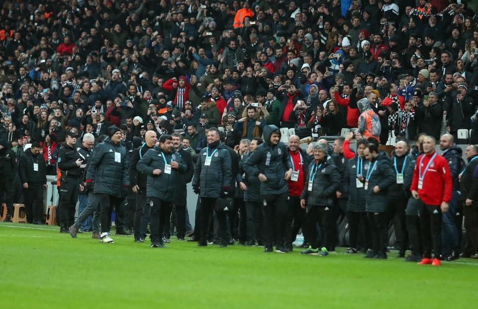Beşiktaş, Fenerbahçe'yi Dolmabahçe'de devirdi! İşte karşılaşmadan görüntüler... - Görsel 46