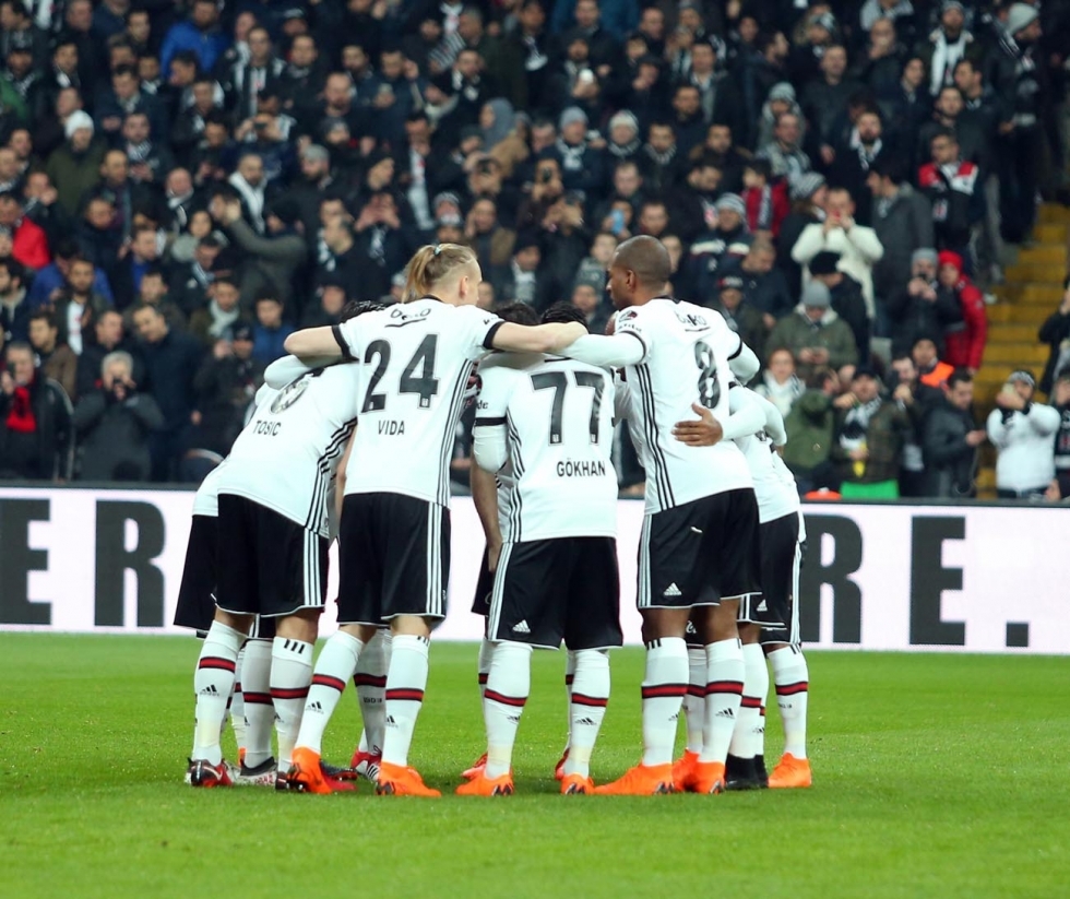 Beşiktaş, Fenerbahçe'yi Dolmabahçe'de devirdi! İşte karşılaşmadan görüntüler... - Görsel 48