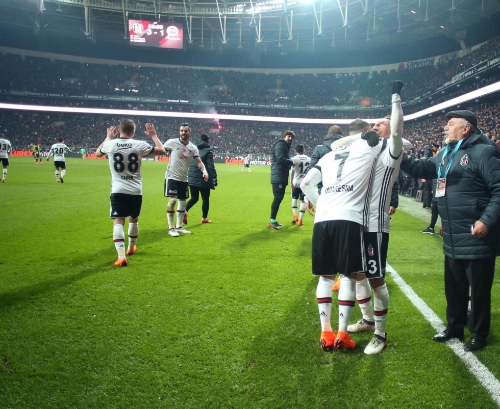 Beşiktaş, Fenerbahçe'yi Dolmabahçe'de devirdi! İşte karşılaşmadan görüntüler... - Görsel 72