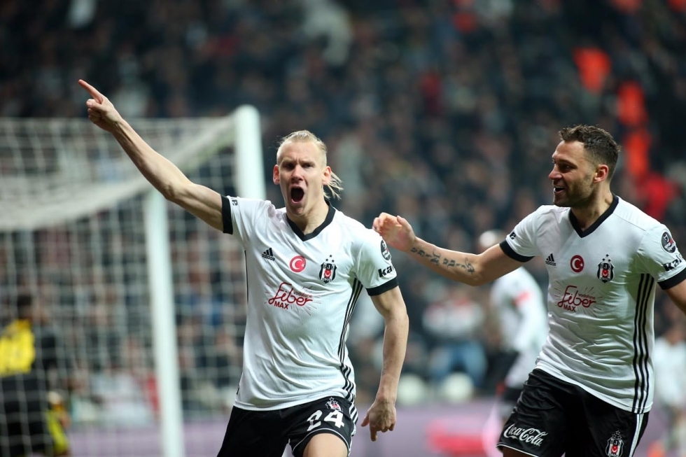 Beşiktaş, Fenerbahçe'yi Dolmabahçe'de devirdi! İşte karşılaşmadan görüntüler... - Görsel 8