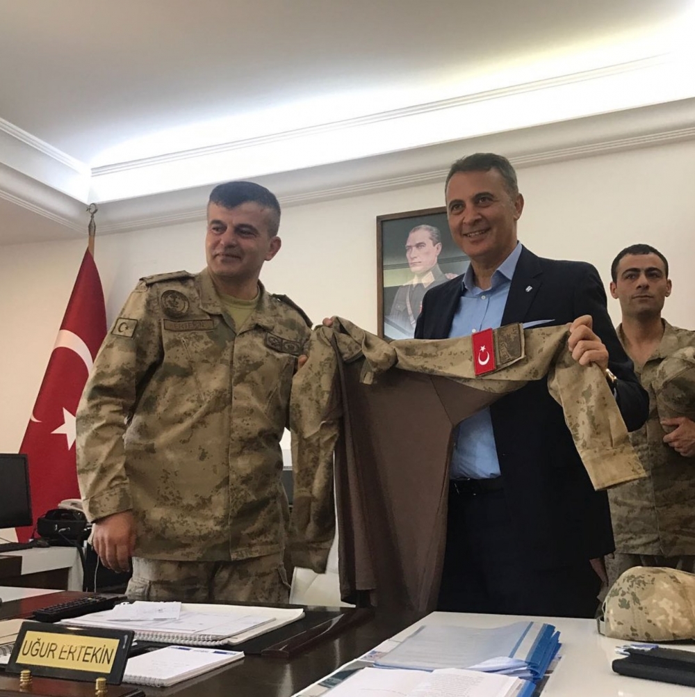 Fikret Orman ve siyah beyazlı oyuncular, Afrin'e destek için Hatay'da - Görsel 2