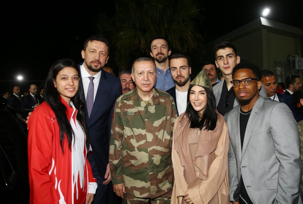 Fikret Orman ve siyah beyazlı oyuncular, Afrin'e destek için Hatay'da - Görsel 8