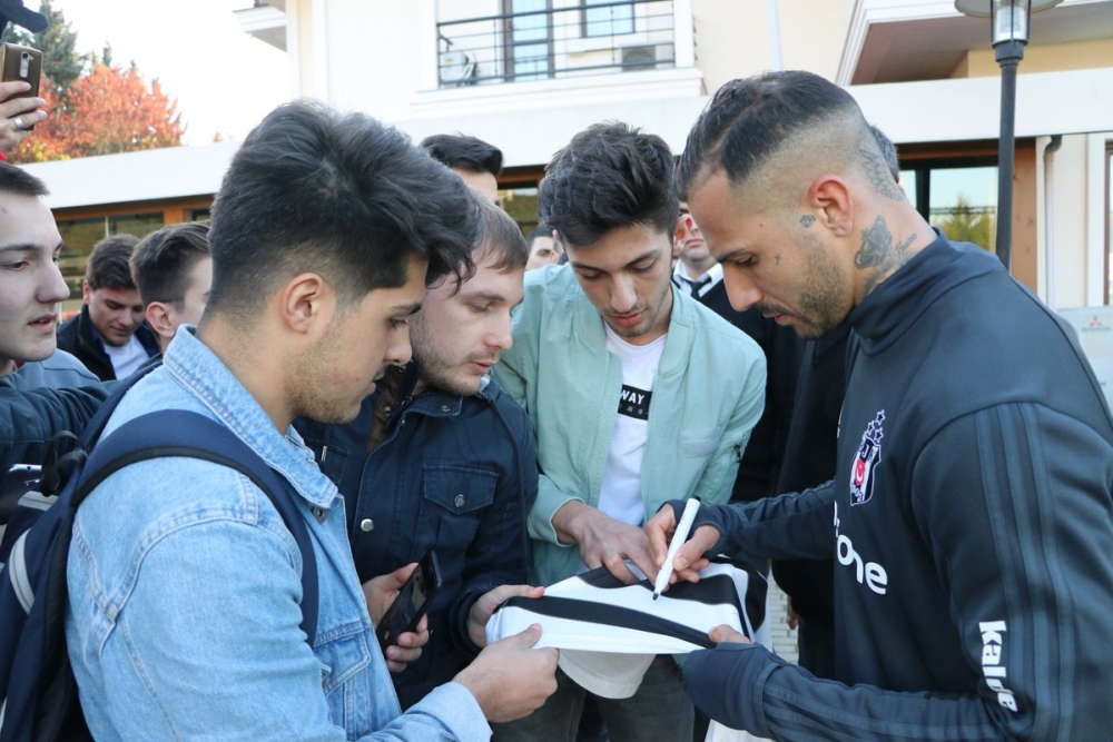 Beşiktaş antrenmanı öncesi renkli görüntüler - Görsel 7