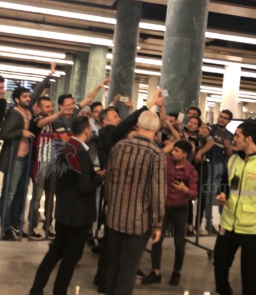 Beşiktaş Başkanı Fikret Orman'a siyah beyazlı taraftarlardan yoğun ilgi - Görsel 3