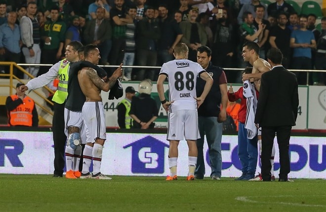 Beşiktaş maçı bitti, minik taraftar Pepe'nin yanına koştu! O anlar... - Görsel 8