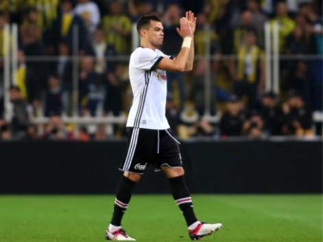 Dün akşam tatil edilen olaylı derbi hakkında yazılmış 22 köşe yazısı - Görsel 19