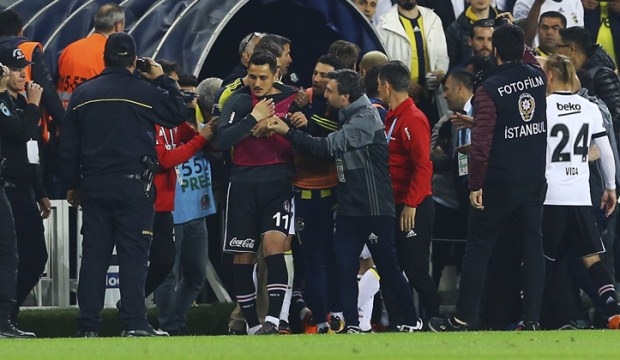 Dün akşam tatil edilen olaylı derbi hakkında yazılmış 22 köşe yazısı - Görsel 7