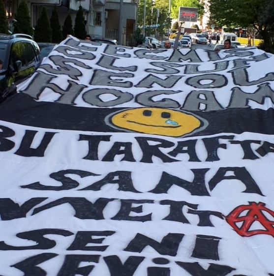 Çarşı'dan Şenol Güneş'e pankart: "Bu taraftar sana minnettar..." - Görsel 2