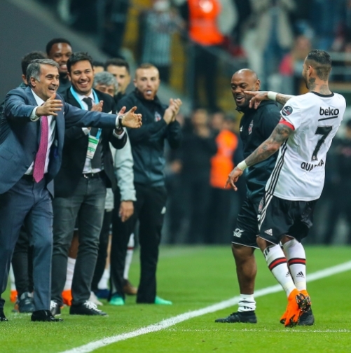 Golünü attı, Güneş'e koştu! İşte kare kare Quaresma'nın gol sevinci - Görsel 1