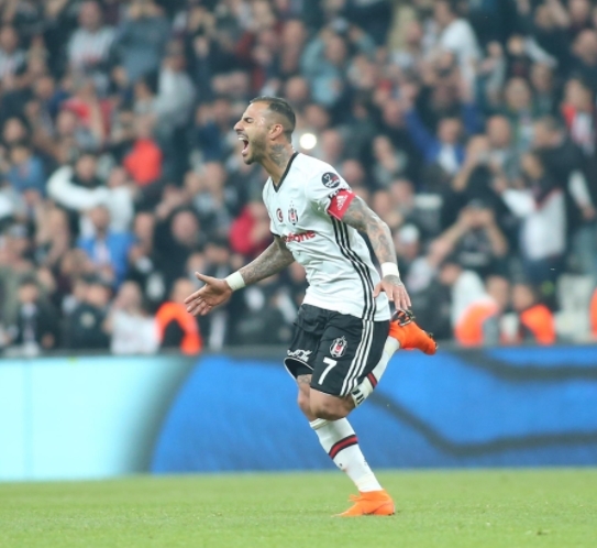 Golünü attı, Güneş'e koştu! İşte kare kare Quaresma'nın gol sevinci - Görsel 3