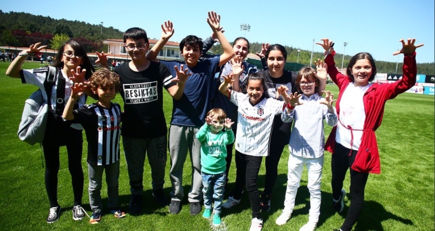 Beşiktaş antrenmanında 23 Nisan coşkusu - Görsel 2