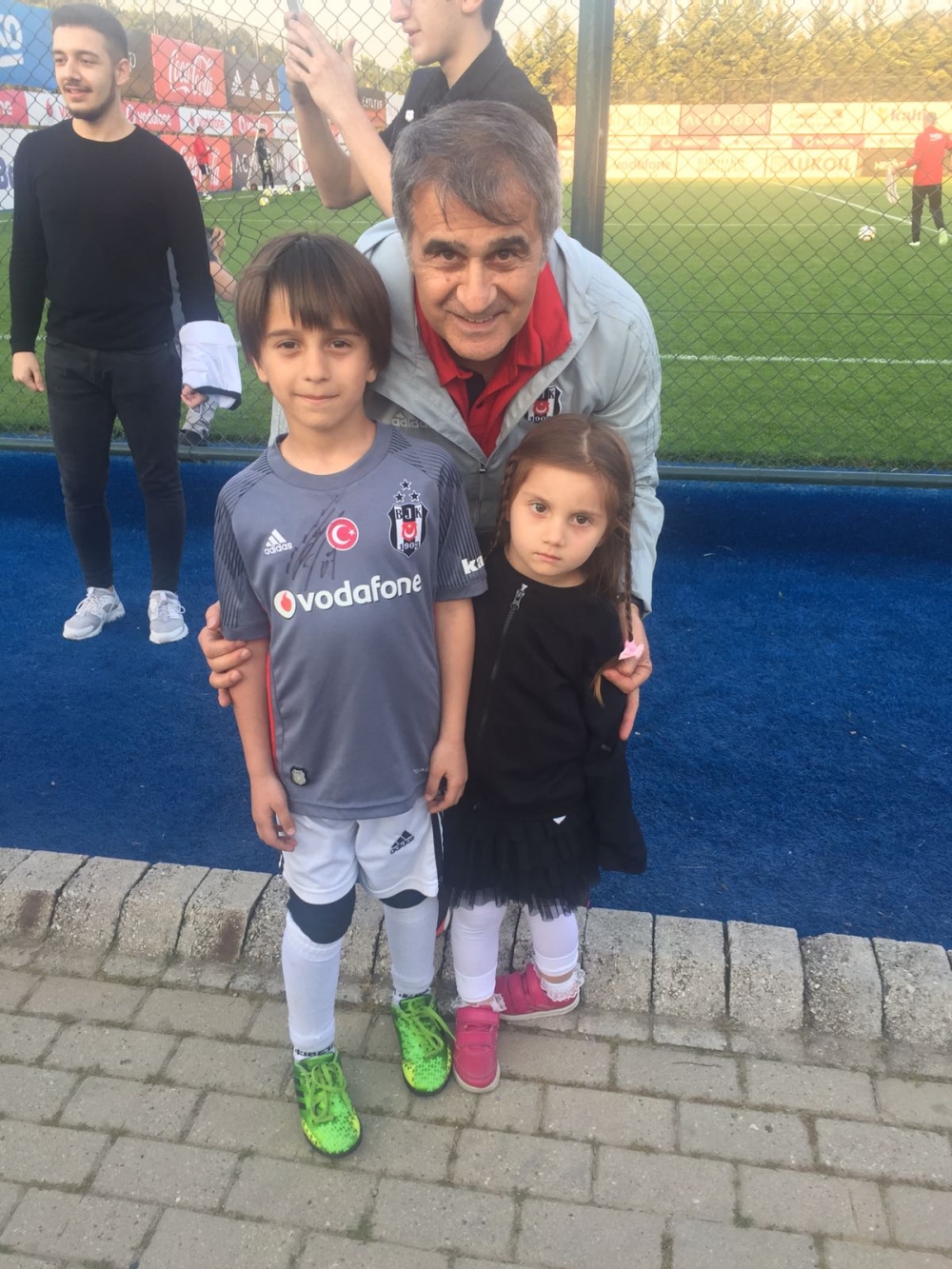 Mustafa Sandal, Beşiktaş'ın akşam idmanını izledi - Görsel 3