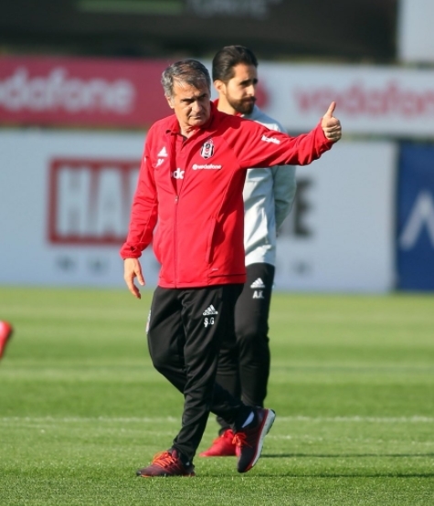 Beşiktaş derbi hazırlıklarını sürdürüyor - Görsel 1