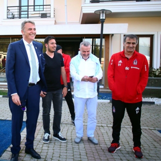 Beşiktaş Başkanı Fikret Orman antrenmanı izledi - Görsel 2