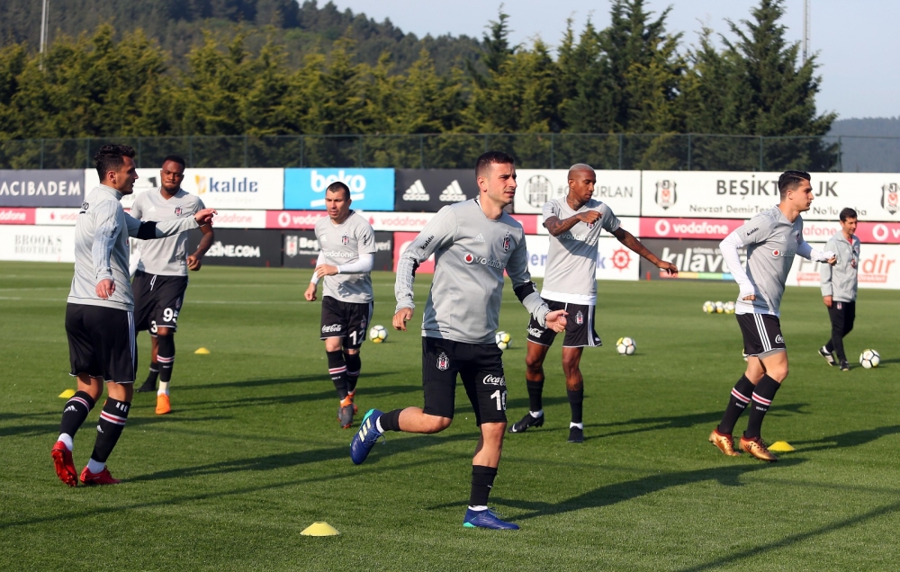 Beşiktaş sahada - Görsel 11