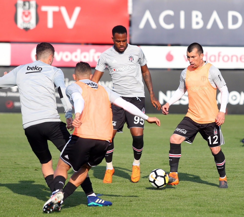 Beşiktaş sahada - Görsel 4