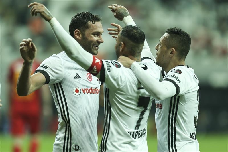 Beşiktaş-Kayserispor maçı için yazılan 16 köşe yazısı - Görsel 16