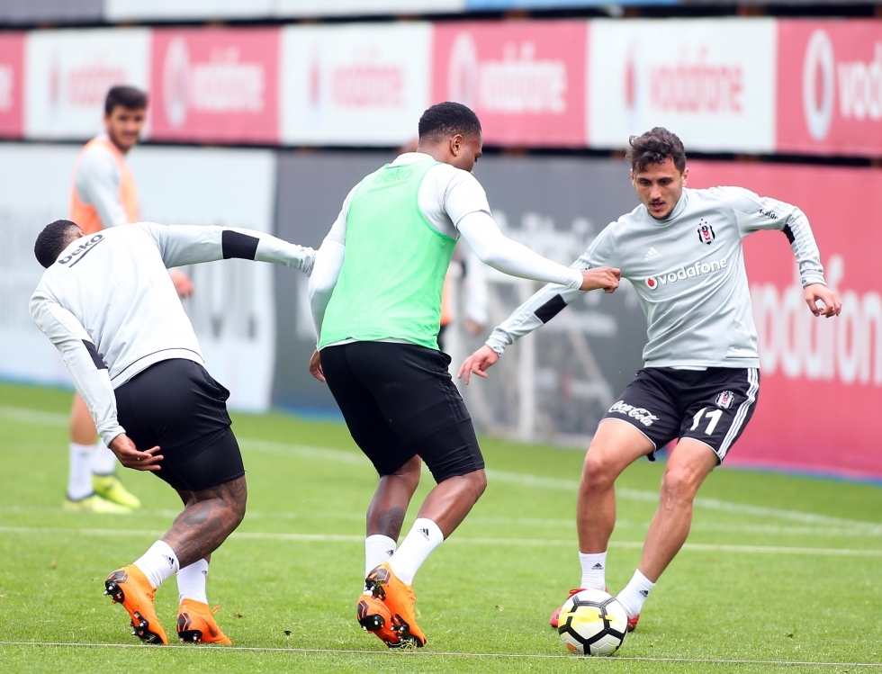 Beşiktaş'ın sabah antrenmanından kareler - Görsel 10