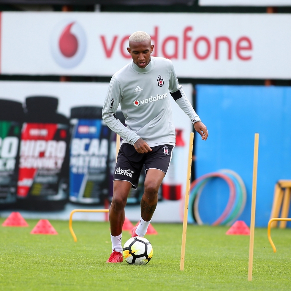 Beşiktaş'ın sabah antrenmanından kareler - Görsel 13