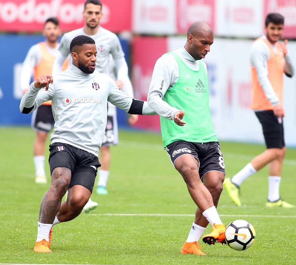 Beşiktaş'ın sabah antrenmanından kareler - Görsel 15